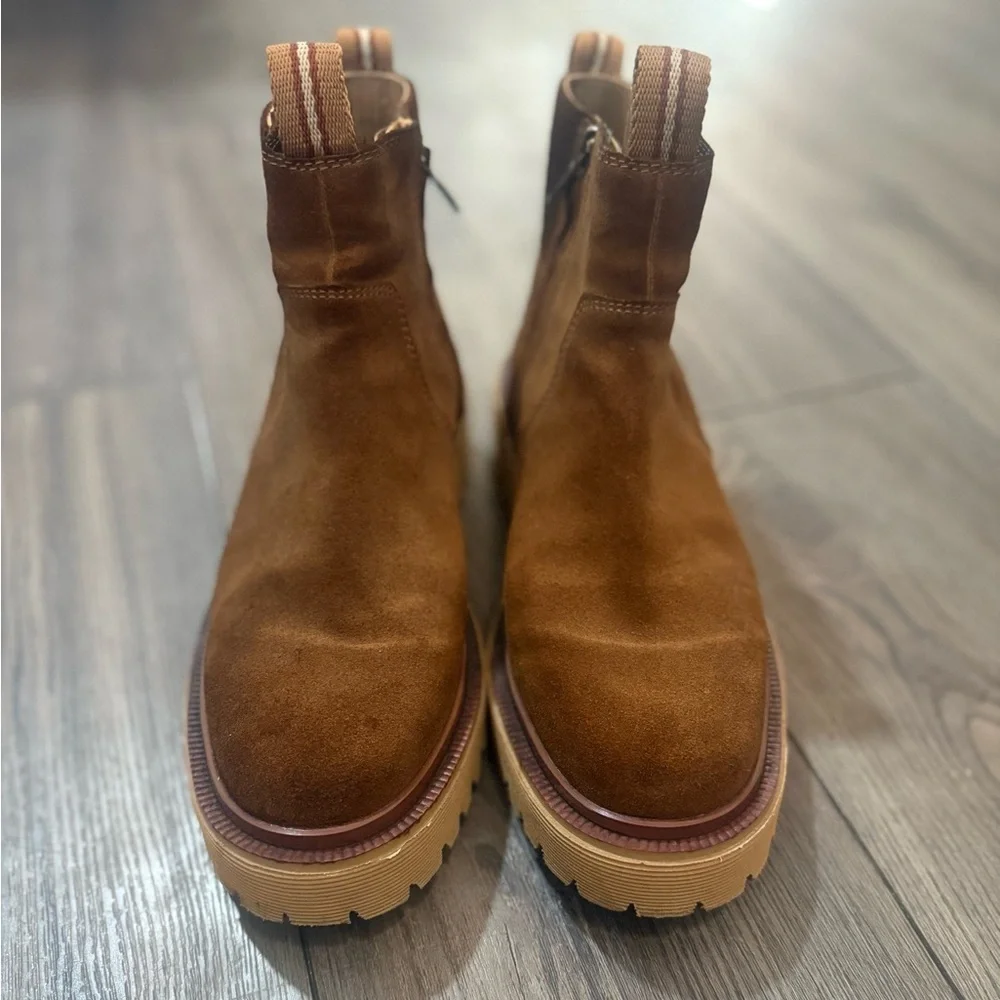 Madewell Brown Suede Lug Sole Chelsea Boots Size 7.5 Leather Zip Side